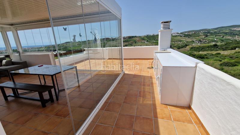 Foto d65db41c-1ac9-4592-a965-93686865fa7f. Ático increíble ático de 2 dormitorios con increíbles vistas al mar en doña julia, residencial mirabella en Casares