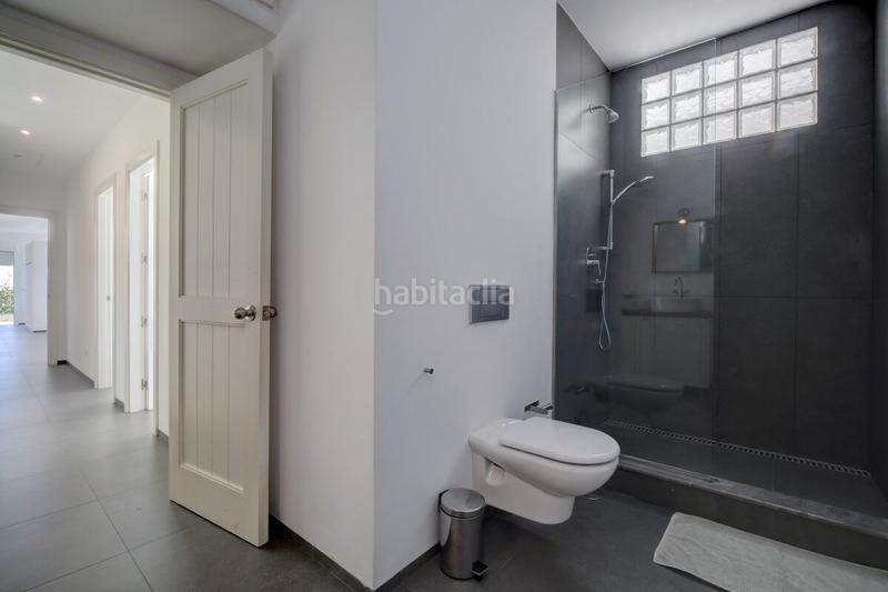 Foto a8854503-e52a-45f8-ac2b-49b1d8425967. Casa amb calefacció aparcament piscina a San Luis de Sabinillas Manilva