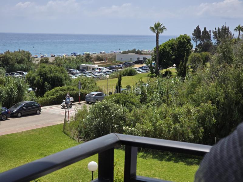 Foto c33dbdf7-18eb-4357-be26-0bde60e655c9. Apartamento fantástico apartamento de 2 dormitorios en primera línea de playa en la urbanización aldea beach, , muy cerca del puerto en Manilva