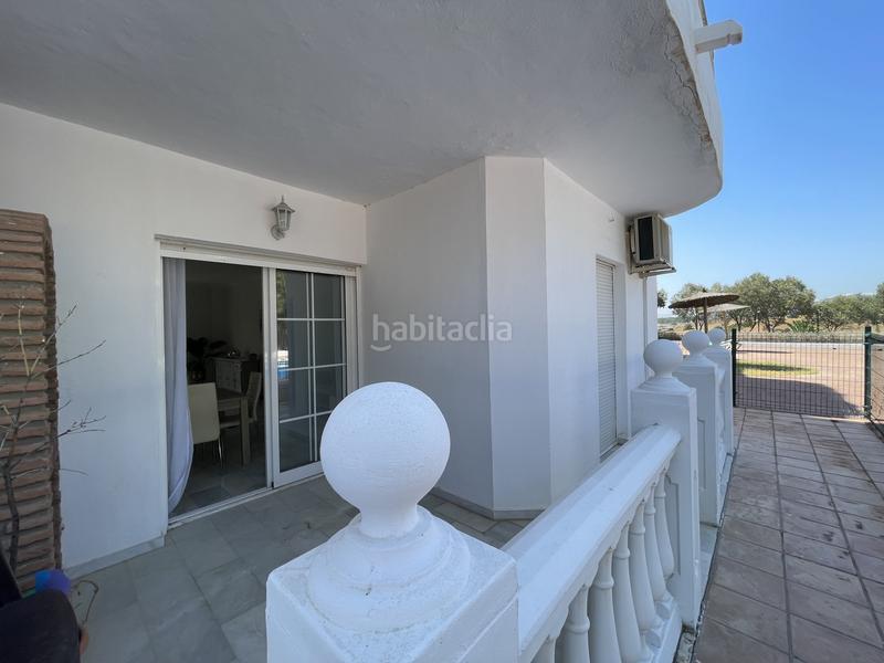 Foto 0cf5eea0-6eee-419f-9013-b650d61fe61d. Planta baja apartamento en planta baja con varias terrazas golf en Estepona