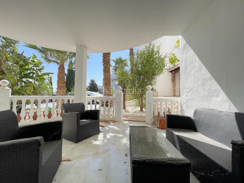 Foto 246e91bc-5c5c-4b3b-9577-74ecbe47b454. Planta baja apartamento en planta baja con varias terrazas golf en Estepona