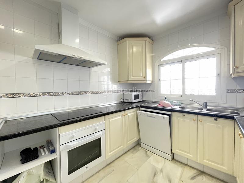 Foto 2a450d98-c4b4-4083-b1bb-5d3aa3b6979f. Planta baja apartamento en planta baja con varias terrazas golf en Estepona