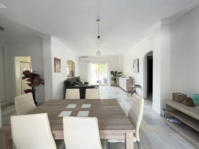 Foto 34dfe68c-ab4b-47d0-9ca2-45005d2047e0. Planta baja apartamento en planta baja con varias terrazas golf en Estepona