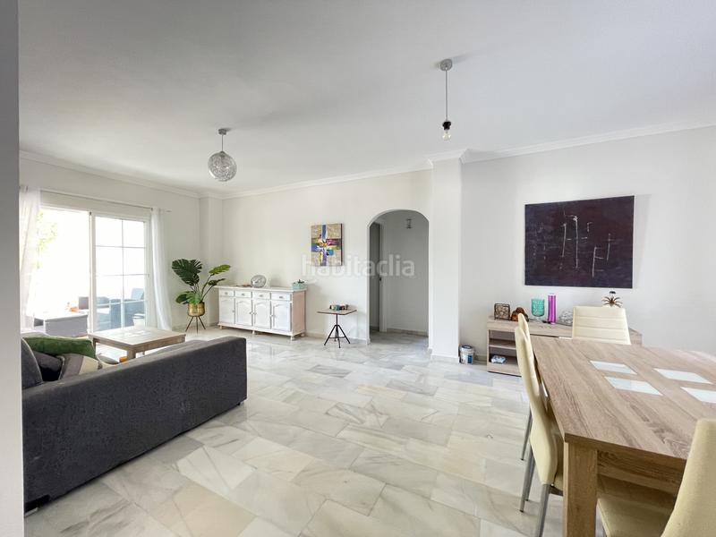 Foto 59f0887d-f1ab-40d9-b87d-327a89d68d9d. Planta baja apartamento en planta baja con varias terrazas golf en Estepona