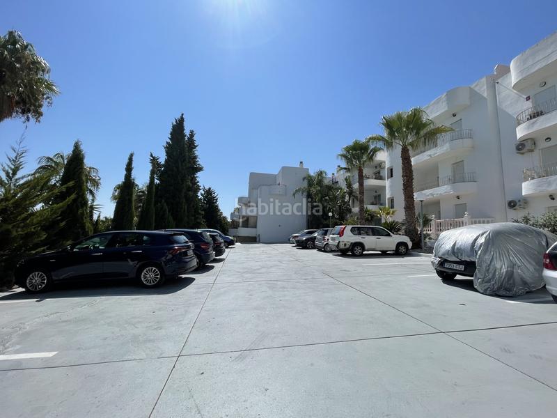 Foto 7a5e37fb-a318-4ff7-94c1-ae1bde8cc1a7. Planta baja apartamento en planta baja con varias terrazas golf en Estepona