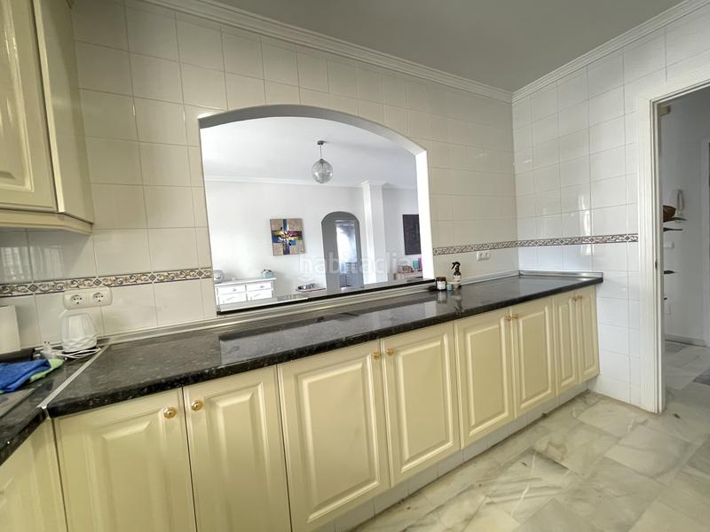 Foto abb8ea26-25ef-4e59-9101-40d22a1e8ae4. Planta baja apartamento en planta baja con varias terrazas golf en Estepona