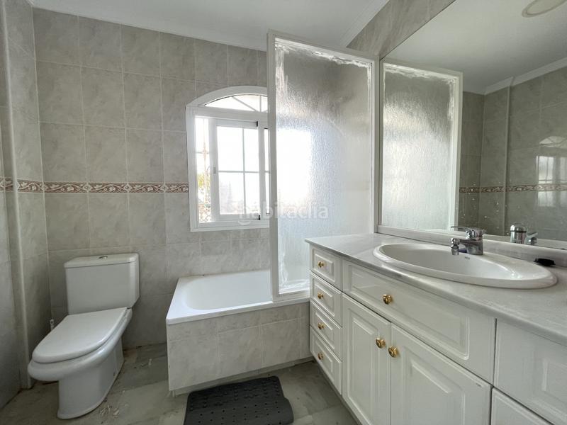 Foto d00f9ff8-53ab-4532-9745-f7462367dc4d. Planta baja apartamento en planta baja con varias terrazas golf en Estepona