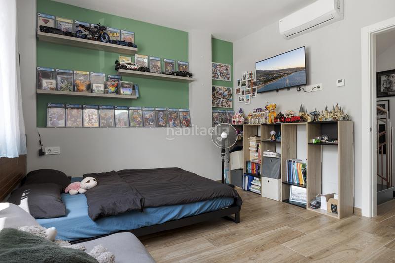 Foto 1c6cecbd-19fc-46b1-940e-e22351cf5480. Reihenhaus mit parking in Centro Estepona