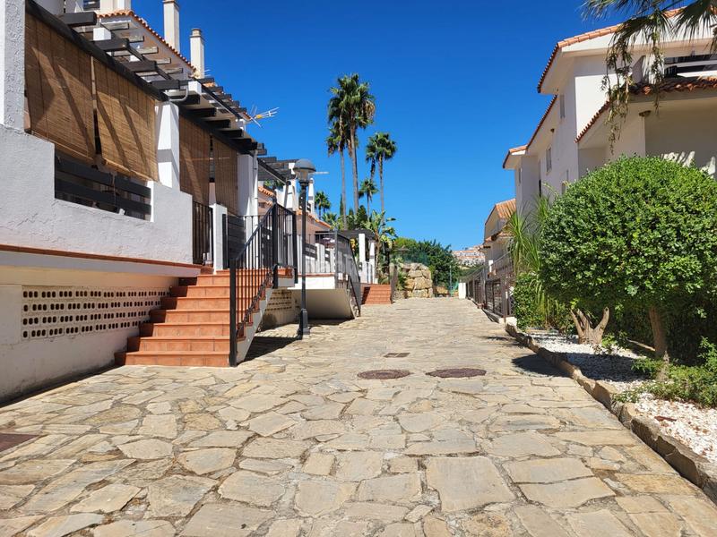 Foto df49e7d9-264c-490b-8330-87b3a9aa42c7. Ground floor with parking pool in Chullera Manilva