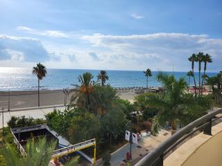 Pis a Centro. Exclusiva vivienda de 3 dormitorios en primera línea de playa en
