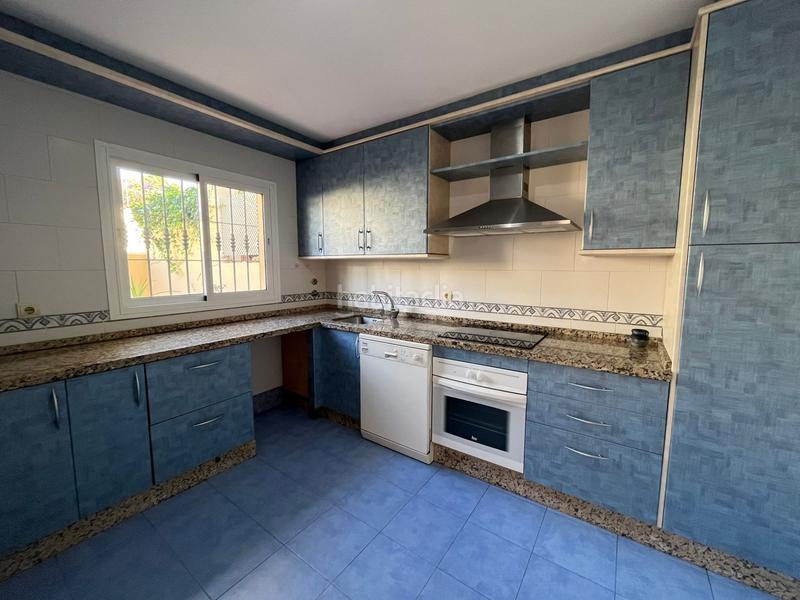 Foto 27f45dee-ccfe-4e5f-9a61-5e519627060e. Casa adossada amb aparcament piscina a Seghers Estepona