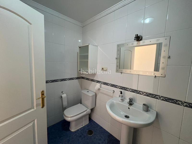 Foto 5f202bbe-80a6-45ea-b9b3-042fb5a8f88e. Casa adossada amb aparcament piscina a Seghers Estepona