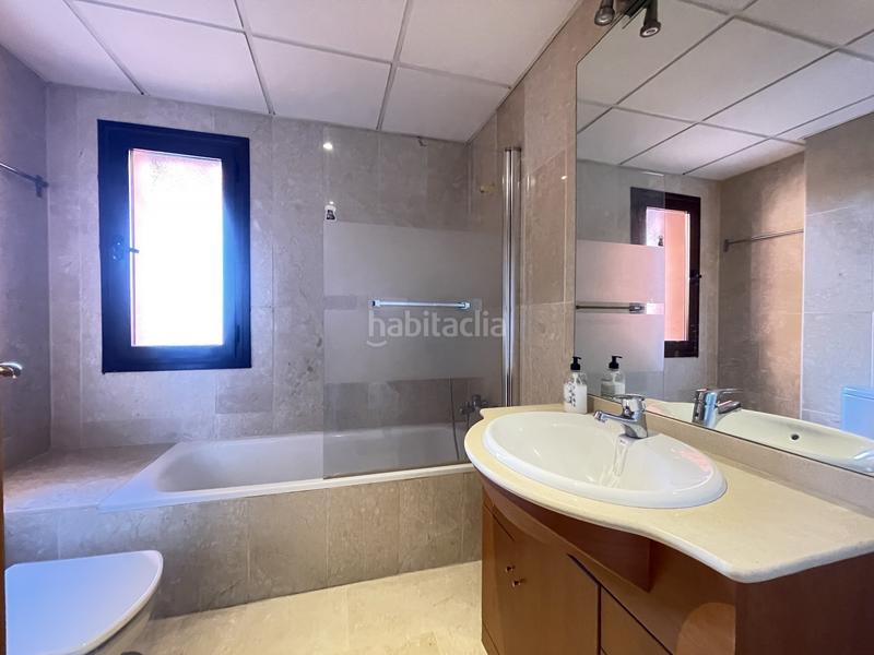 Foto 31e53728-5a39-4ded-9c7b-91371346a520. Piccolo appartamento con parcheggio piscina in puerto de Estepona Estepona