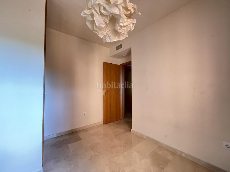 Foto 5494e613-cce9-4ef6-b07b-6c1a2cf54e56. Piccolo appartamento con parcheggio piscina in puerto de Estepona Estepona