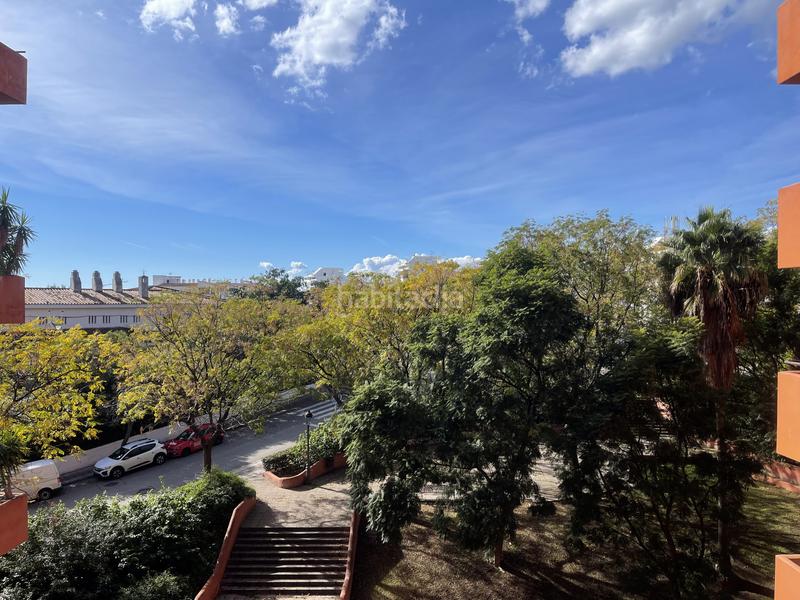 Foto e2be69ea-7e59-433d-ad0e-435a4a230bea. Piccolo appartamento con parcheggio piscina in puerto de Estepona Estepona