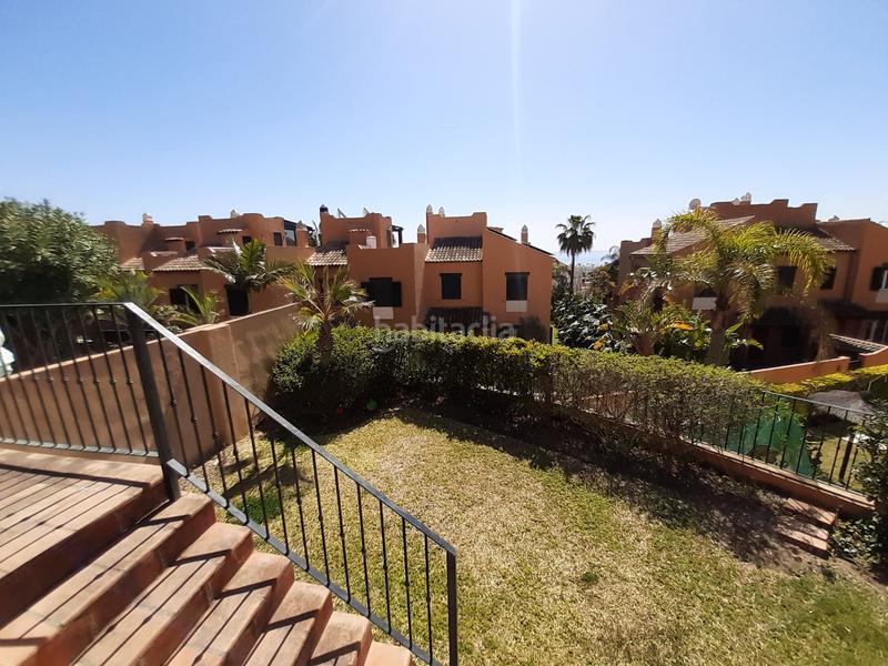 Foto 71afee8f-0f26-4d79-b722-99b4d8b668a2. Lloguer casa adossada amb aparcament piscina a Guadalobón Estepona