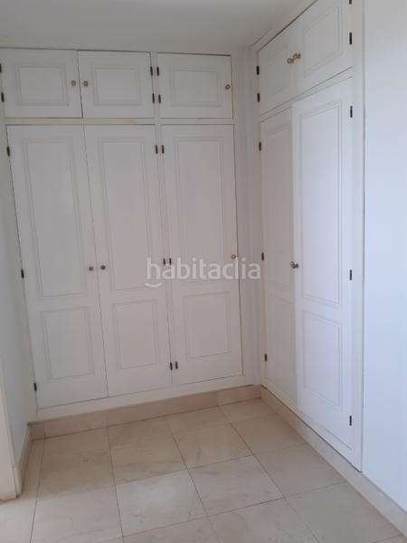 Foto f8168c3c-91c5-41fe-99a7-0b4f12f9a127. Location maison jumelée avec parking piscine dans Guadalobón Estepona