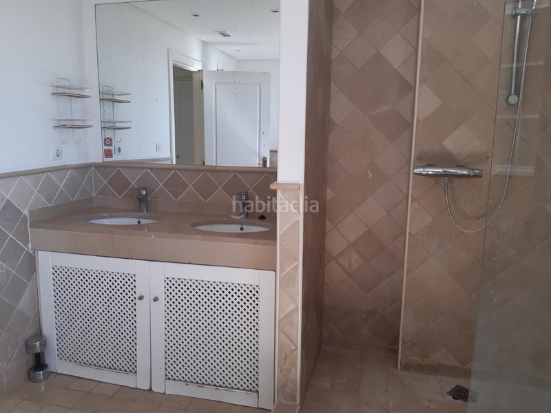 Foto 49f3df54-ff21-4000-bbb3-2404bce45c8a. Rent semi detached house with parking pool in Guadalobón Estepona