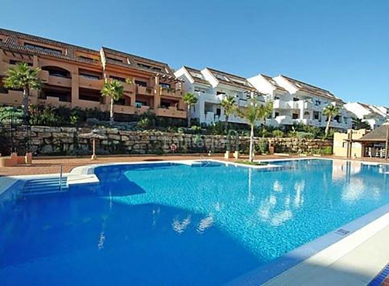 Foto ab1fdb9f-351c-4d02-a3c8-dbae57c1c510. Attico con parcheggio piscina in La Duquesa Manilva