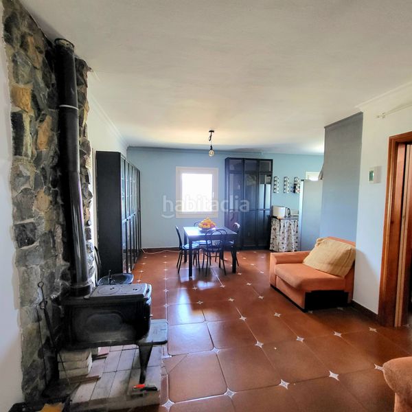 Foto 003d3e99-86e8-4b33-9b62-f621969411b4. Casa aparellada amb aparcament a Manilva pueblo Manilva
