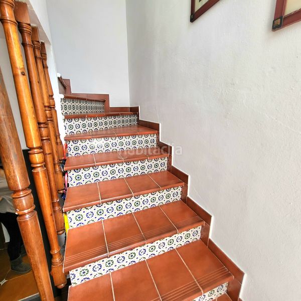 Foto 4fa27148-1cc0-4896-94bf-6c2f765f3e23. Casa aparellada amb aparcament a Manilva pueblo Manilva