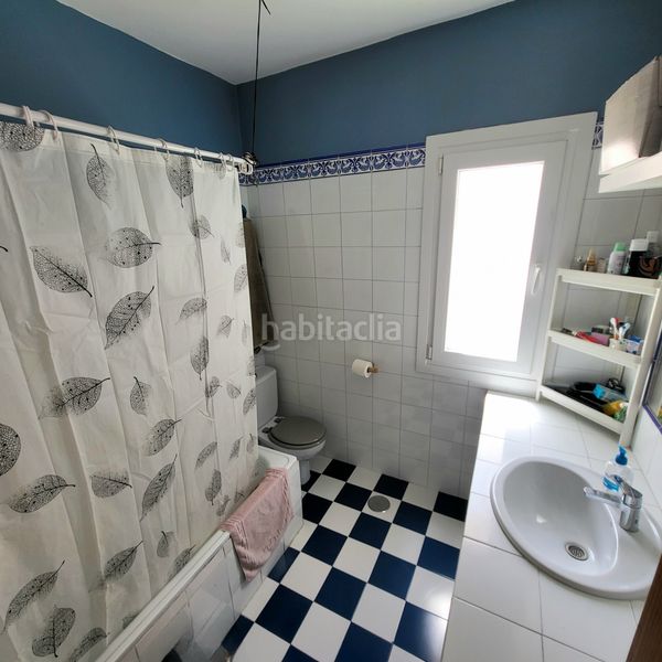 Foto a9203916-301d-4d24-8f34-c8d23544800e. Casa aparellada amb aparcament a Manilva pueblo Manilva