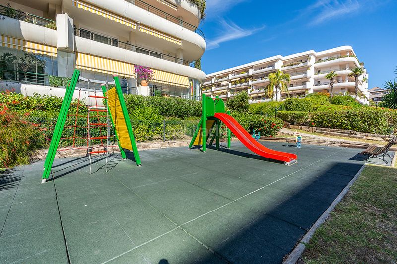 Foto 9a17bd12-95fe-40e8-ad2d-529449309930. Àtic amb calefacció aparcament piscina a Guadalmina Alta Marbella