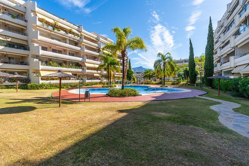 Foto a0c32b81-8bef-4370-a1e0-4ce677cd6a8a. Àtic amb calefacció aparcament piscina a Guadalmina Alta Marbella