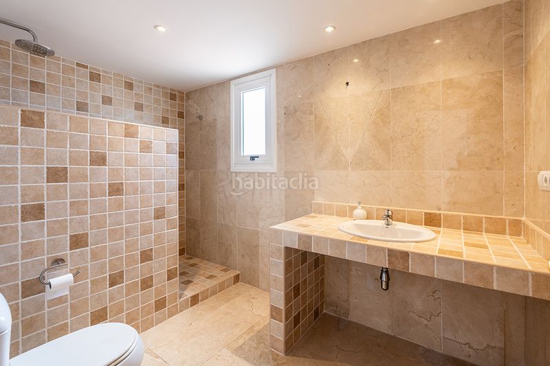 Foto ae9aa709-75e4-4113-9ab9-8a6ee083f050. Àtic amb calefacció aparcament piscina a Guadalmina Alta Marbella