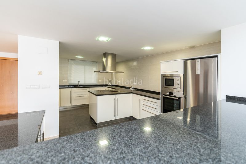 Foto ca0df437-3d65-4de4-840c-f55274b3d8ab. Àtic amb calefacció aparcament piscina a Guadalmina Alta Marbella