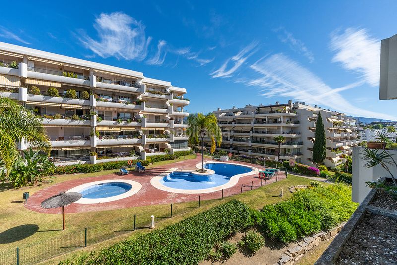Foto d3acc192-2e44-4343-a6b5-d9bb379963b2. Àtic amb calefacció aparcament piscina a Guadalmina Alta Marbella