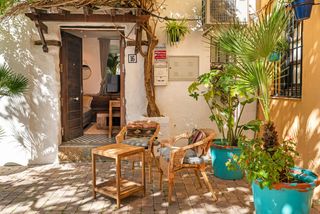 Casa adossada a Centro. Preciosa casa mata, a 300 m de la playa, con encanto en una de l