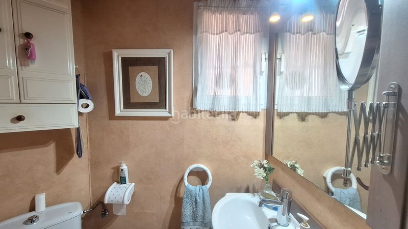 Foto 501230fc-d513-4a03-9dbd-2f9f3a93ed13. Casa adosada  de 2 plantas con 2 jardines privados y 2 porches en urbanización cerrada con piscina y jardines en Estepona