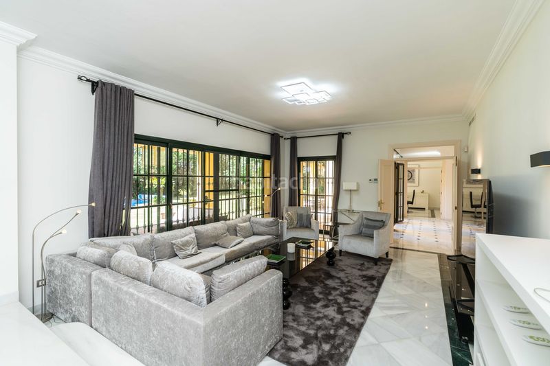 Foto 78b297c4-a95b-4d29-bd6d-b68ff4d3a11b. Casa amb aparcament piscina a Guadalmina Baja Marbella