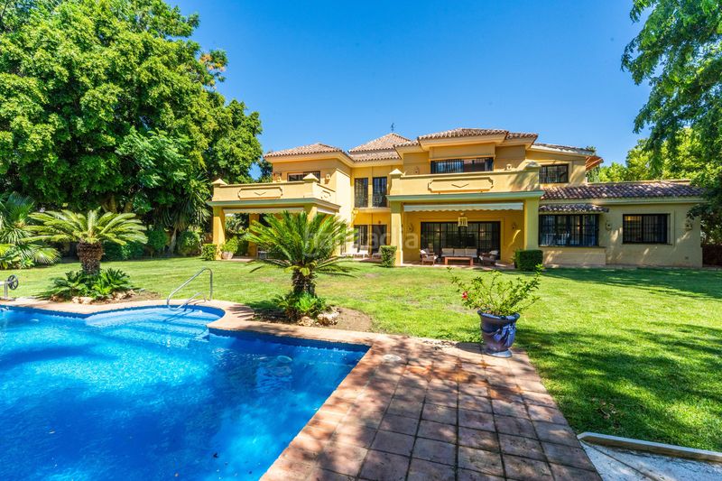 Foto d76ab97d-8a30-4fe0-af40-268d76447ad6. Casa amb aparcament piscina a Guadalmina Baja Marbella