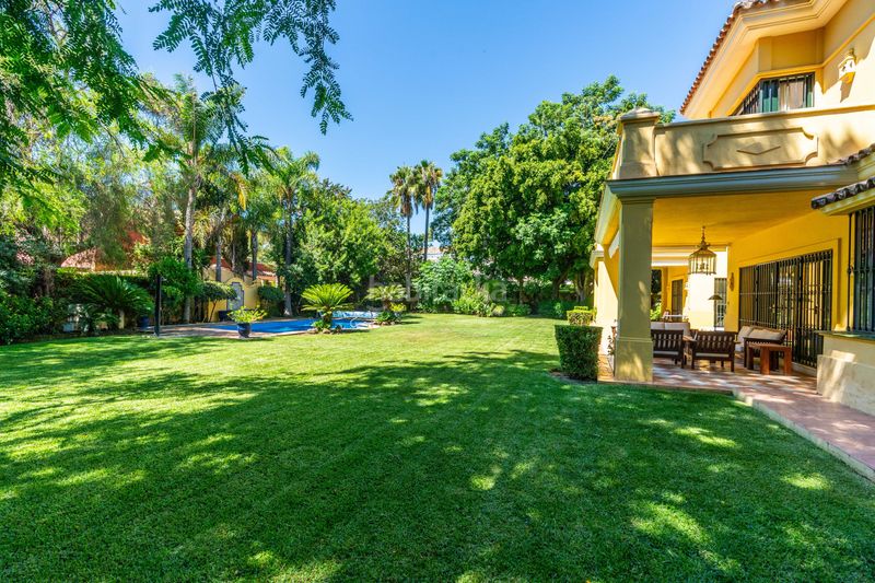 Foto dbd748b9-3829-4bf0-af61-3b3bf1be844e. Casa amb aparcament piscina a Guadalmina Baja Marbella