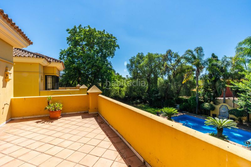Foto e5aa0c55-7b3d-4d63-ac9b-2240b16f6e49. Casa amb aparcament piscina a Guadalmina Baja Marbella