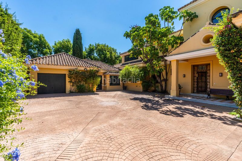 Foto f7647bda-fe79-4444-9585-dbce2d358294. Casa amb aparcament piscina a Guadalmina Baja Marbella