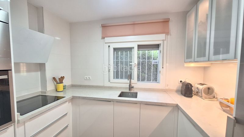 Foto eeceb220-b4d0-461b-9a88-0afb5719a42a. Apartament amb piscina a Guadalobón Estepona