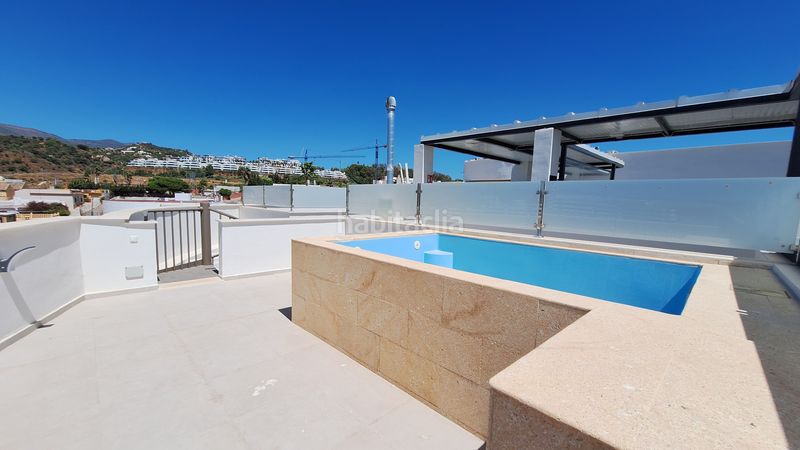 Foto 55ea9d81-1ea3-4f25-bbee-e92444b68d44. Àtic amb aparcament piscina a Centro Estepona