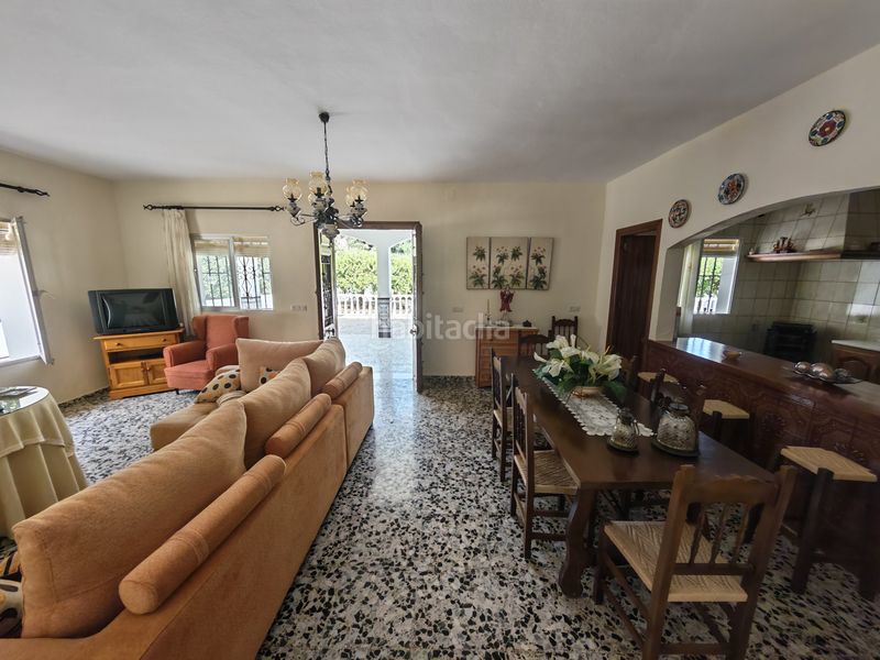 Foto a4e33235-86f5-4c43-97ca-45cbf3cb2c38. Casa amb piscina a El Velerín Estepona