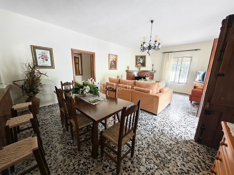 Foto afd25975-c298-4d6a-b3c9-3799acee26e2. Casa amb piscina a El Velerín Estepona
