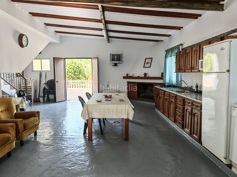Foto be3670dc-d52f-480e-92dd-85bc7c12c691. Casa amb piscina a El Velerín Estepona