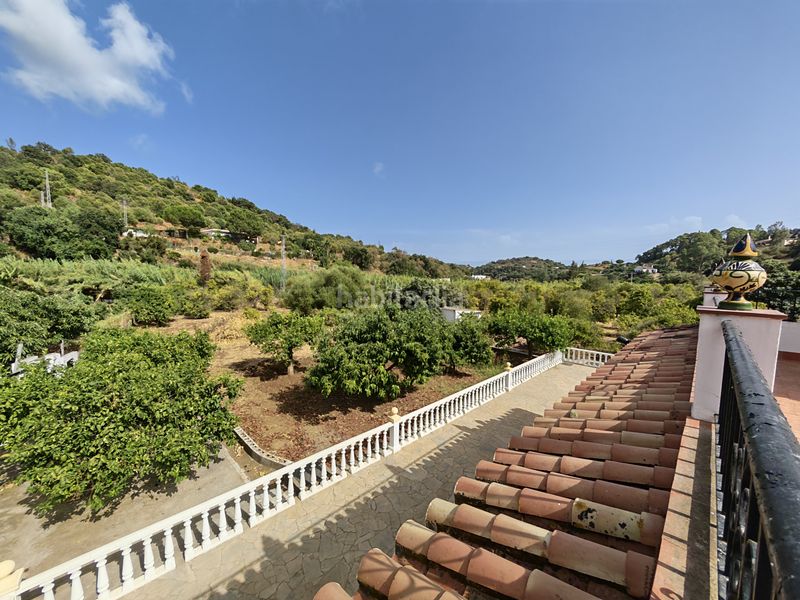 Foto ea05d698-2852-48ef-8915-79d379dcae27. Casa amb piscina a El Velerín Estepona