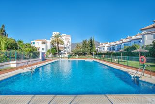 Lloguer Tríplex a Guadalobón. Triplex en primera línea de playa en bahía de estepona, con vist