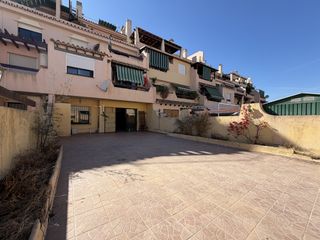 Piccolo appartamento in Bel - Air. Apartamento de tres dormitorios en bel air, estepona, con terraz