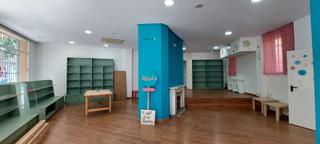 Locale commerciale in Barriada España - San Pedro. Amplio local comercial en el centro de jerez, plaza san andrés