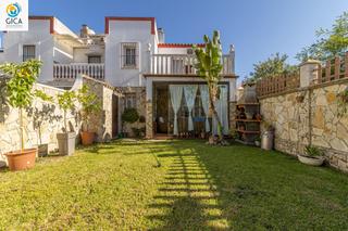 Casa adossada en El Roco - La Milagrosa. Espectacular adosado en esquina en zona la marquesa