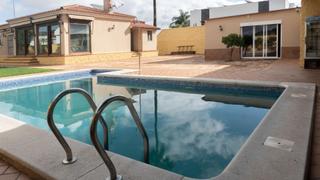 Xalet a El Rocío - La Milagrosa. Ideal chalet con sótano, jardin y piscina en zona la marquesa