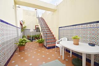 Casa en El Rocío - La Milagrosa. Amplia casa con 2 viviendas y local comercial en zona la milagro